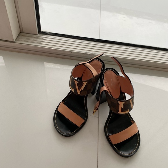 Lv shoes - Picture 5 of 10